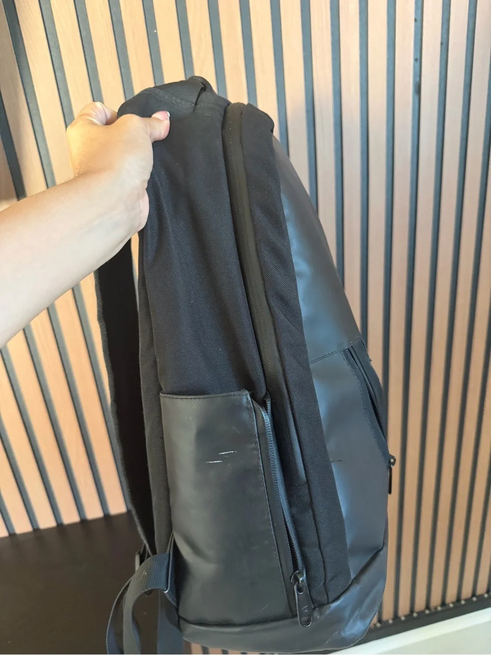 Alphalete Black Men's Sleek Front-Zip Backpack